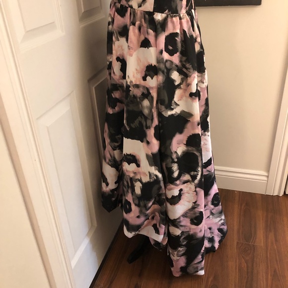 🥳HOST PICK🥳 Venus Sweetheart Strapless - Picture 4 of 10